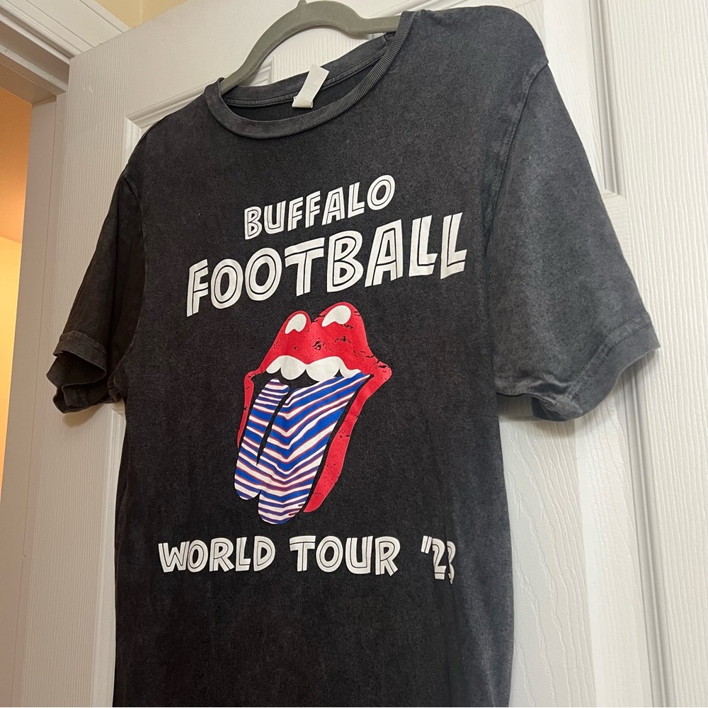 Buffalo Bills Kiss Graphic T-Shirt Gray